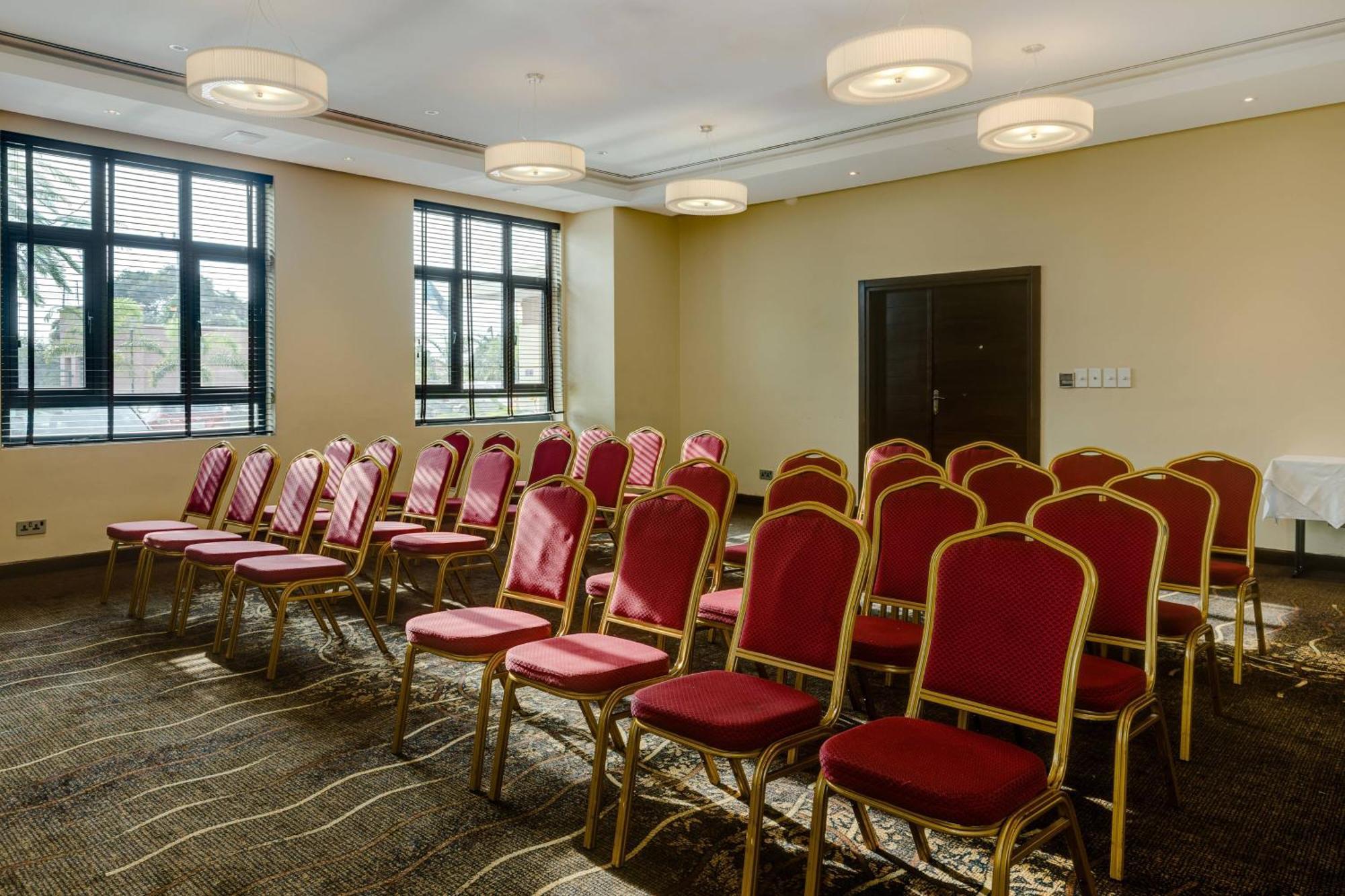 Protea Hotel By Marriott Ikeja Select Lagos Exterior photo