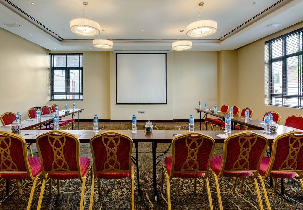 Protea Hotel By Marriott Ikeja Select Lagos Exterior photo